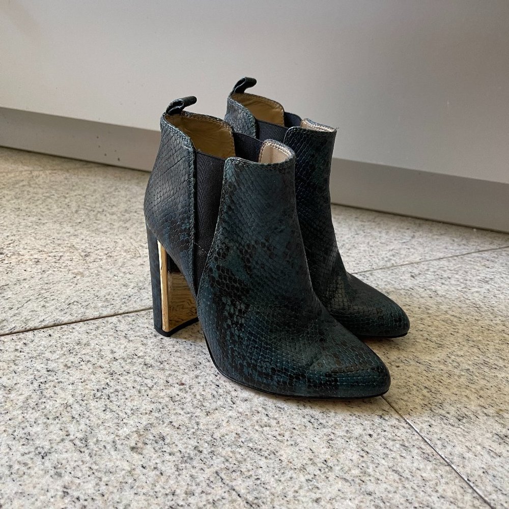 (ON SALE) New BCBGMAXAZRIA Boots with Modern Gold Heel! (7)